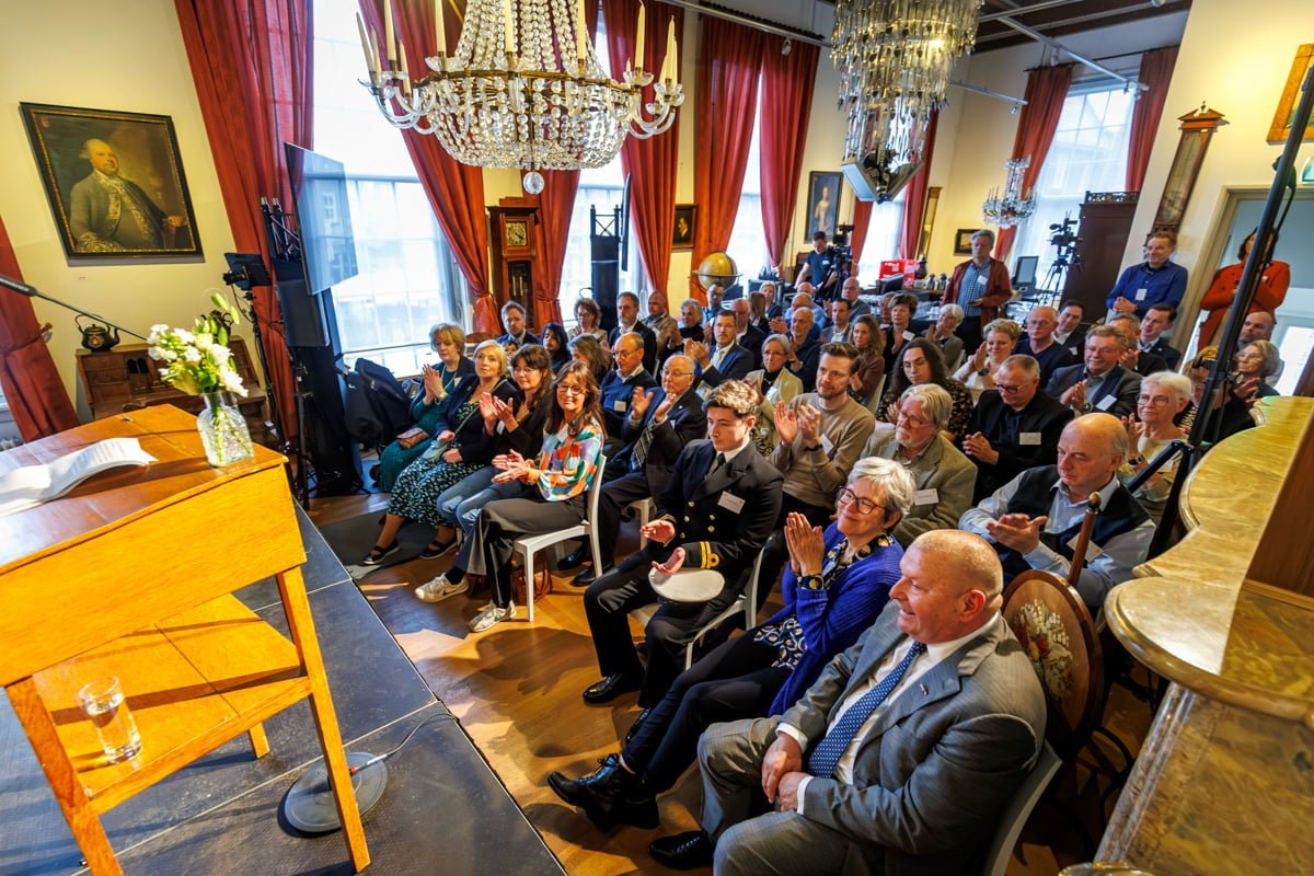 Opening WO2 informatiecentrum Rivierengebied in het Flipje en Streekmuseum.  De WO2-hotspot is geopend door wethouder Dave Verbeek en gedeputeerde Peter van ’t Hoog. Aanwezig en geinterviewd door museumdirecteur Jurriaan de Mol de twee dochters Janine e