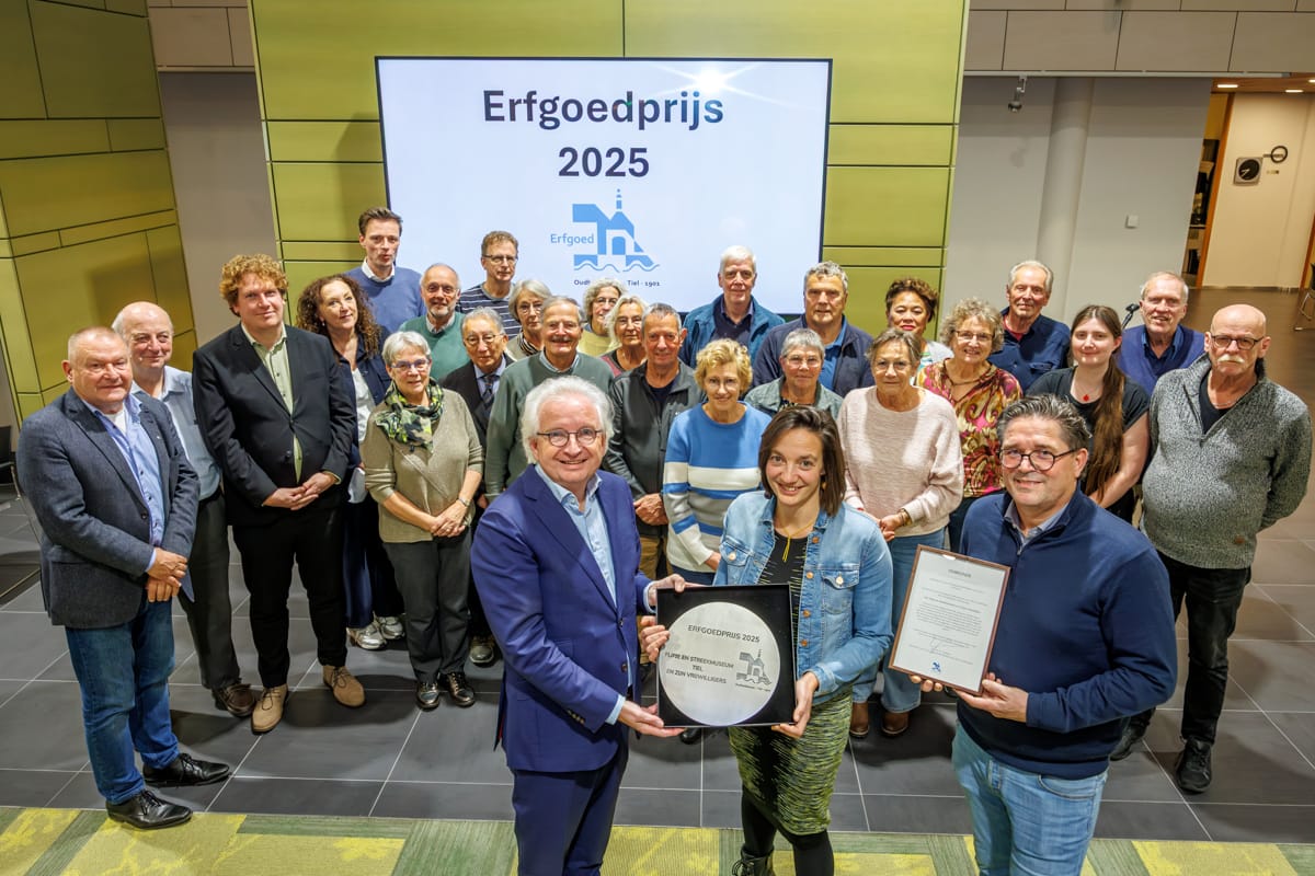Erfgoedprijs 2025 van de Vereniging Oudheidkamer Tiel en Omstreken uitgereikt aan de vrijwilligers van Flipje en Streekmuseum Tiel.
